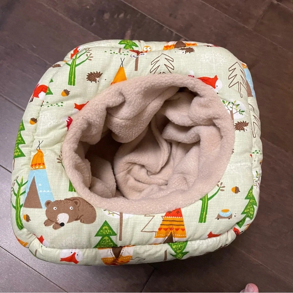 Hedgehog Small Animal  Cube House 8x8 inches